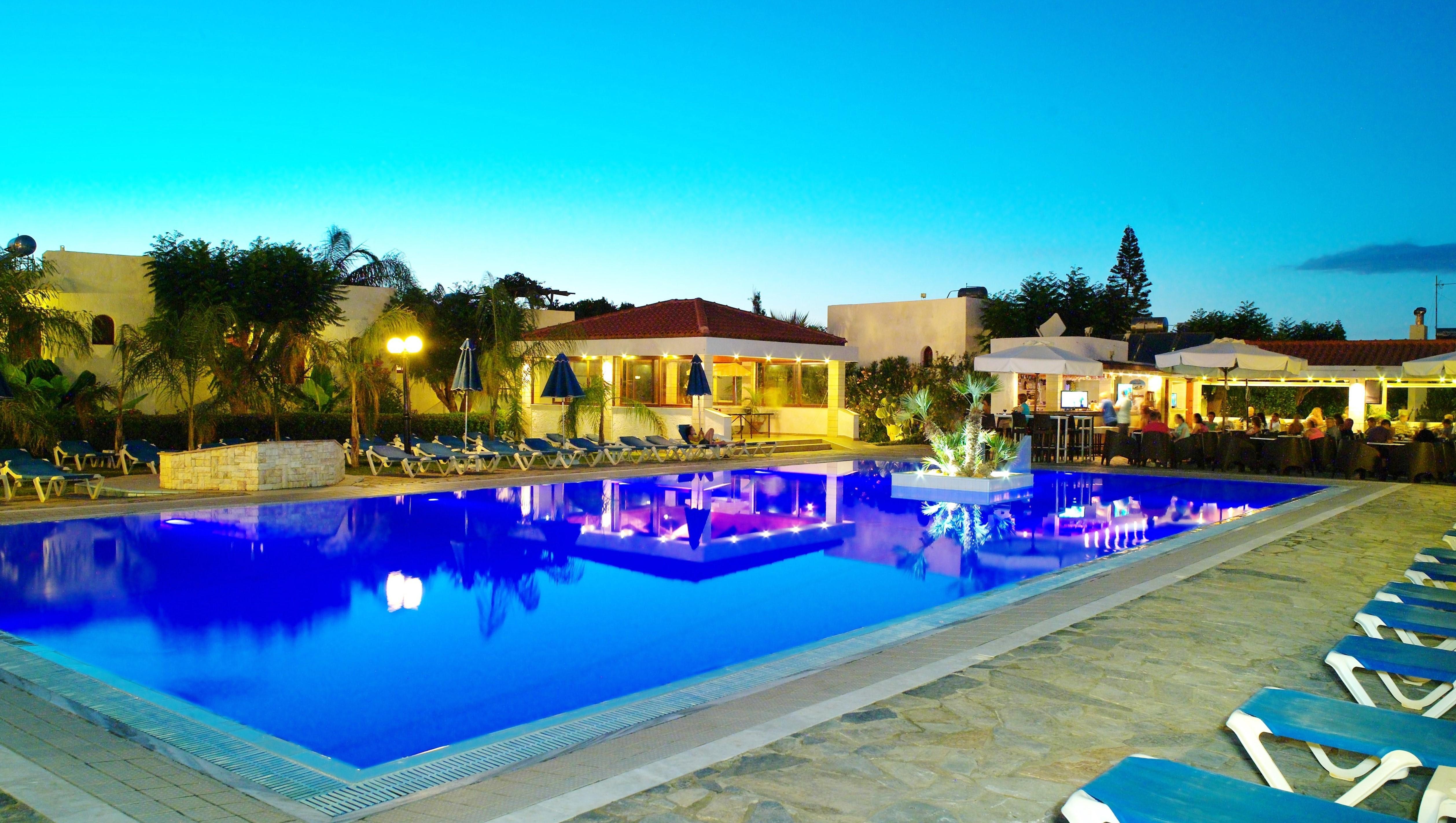Camelot Royal Beds By Estia Aparthotel Stalida Exterior photo